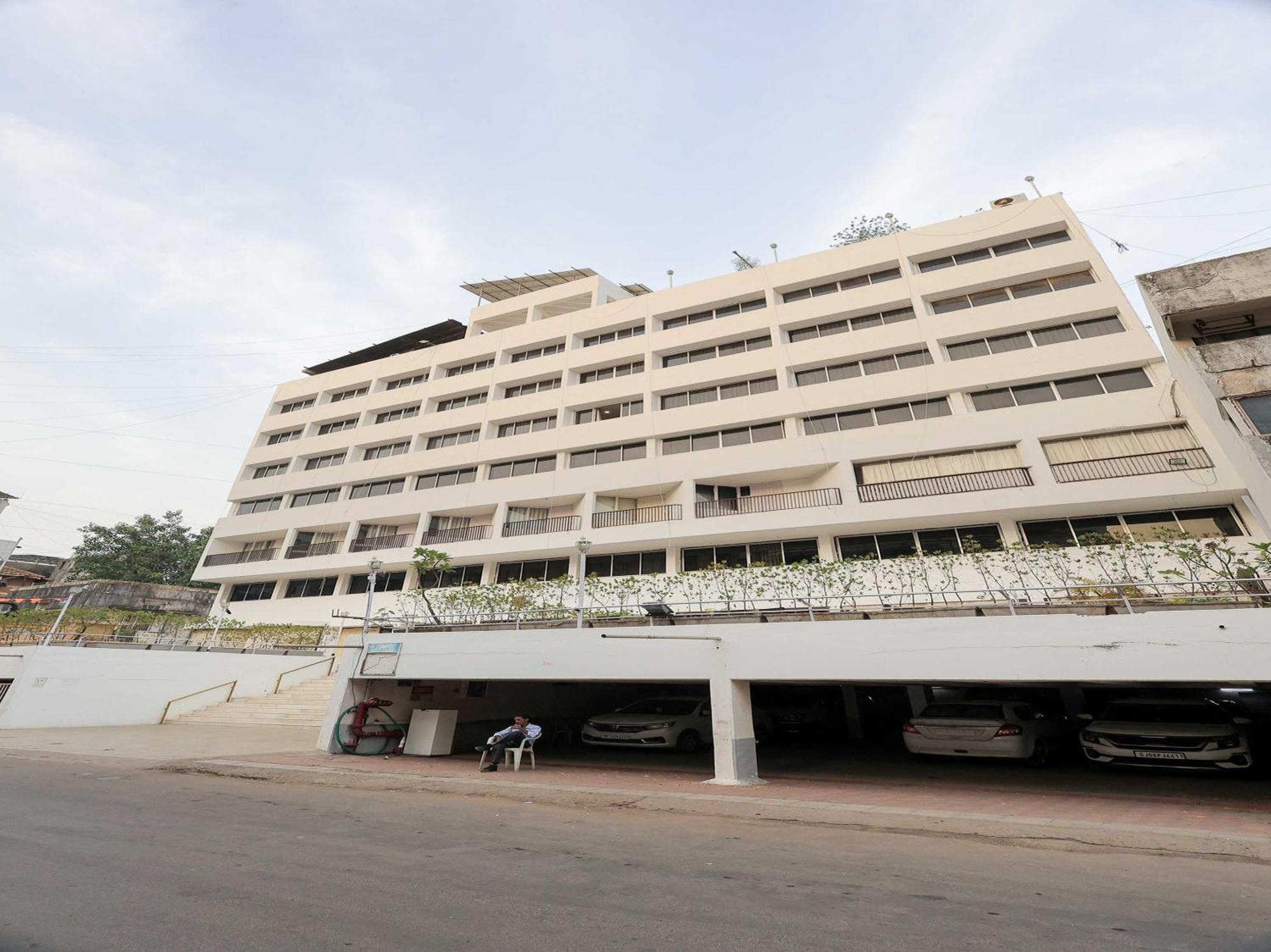 Hotel Surya Vadodara Exterior foto
