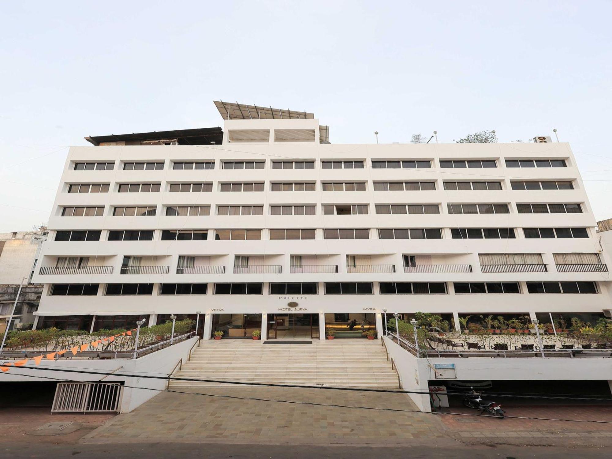 Hotel Surya Vadodara Exterior foto