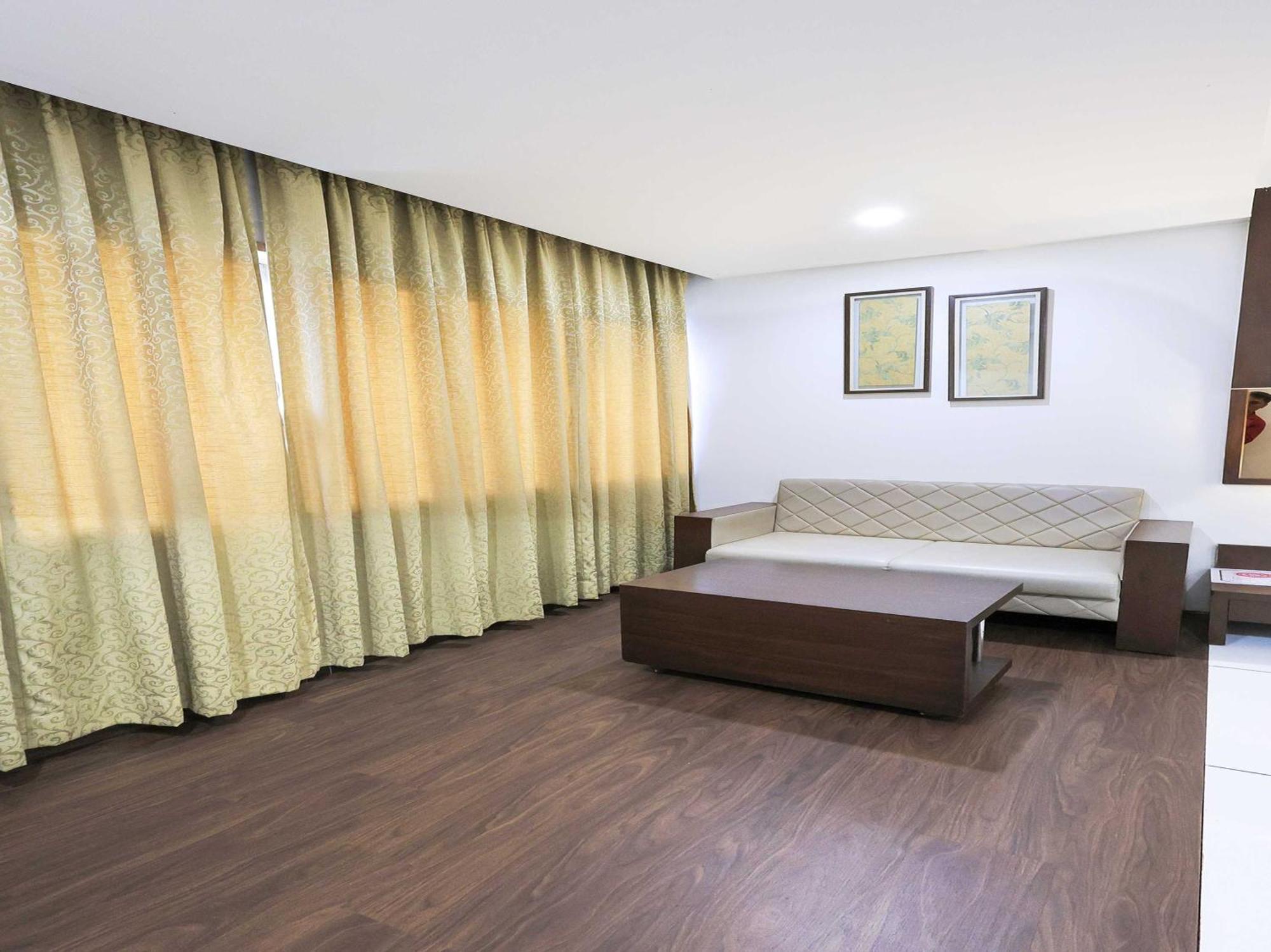 Hotel Surya Vadodara Exterior foto